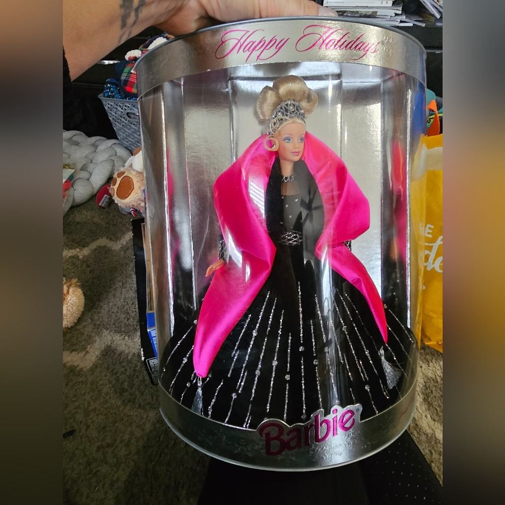 NIB 1998 Happy Holidays Barbie